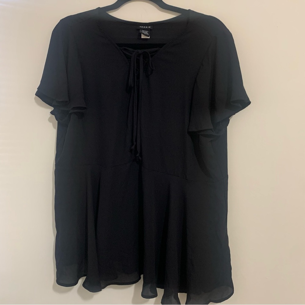 Torrid Black Lace Up Neckline Flutter Sleeve Babydoll Style Blouse 0x Large 12